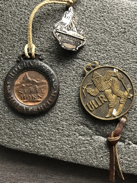 Médaille Talisman URRL - Patron Des Sports D'hiver - Vintage Occasion