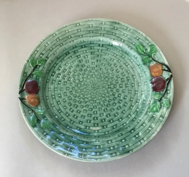 Japan MAJOLICA PLATE  -  FGC hand painted fruit + basket weave 8 7/8in  mark "H"