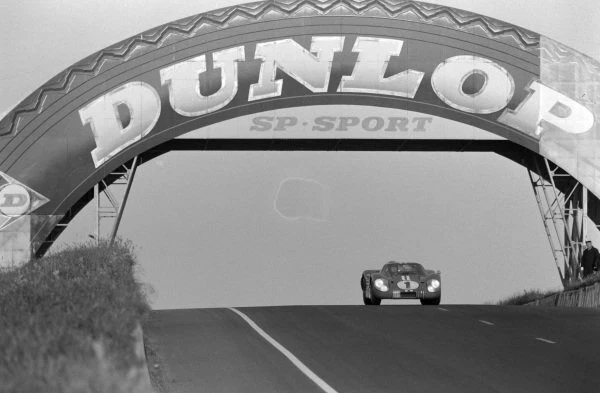 Estampe Signée Ford GT40 Dan Gurney 1967 - Victoire Des 24h Du Mans, Édition Limitée 500