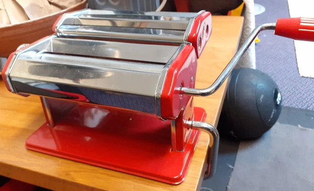 Tagliapasta professionale per lenzuola e fili