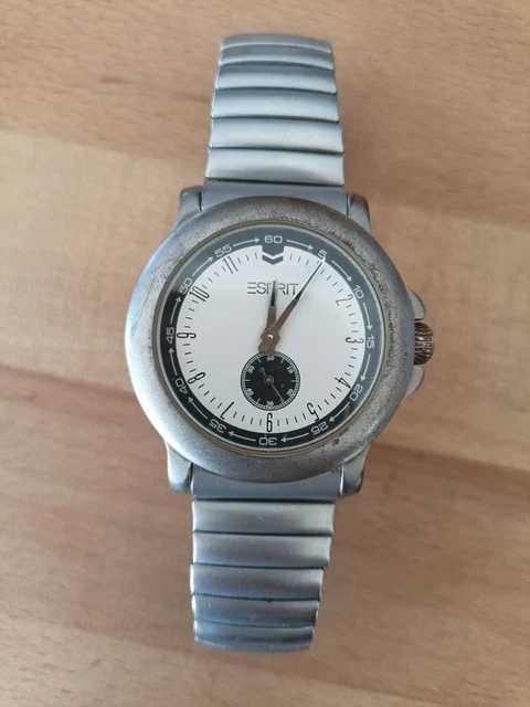 Base Metal Bezel Watch Stainless Steel Back FOR SALE  display picture 1