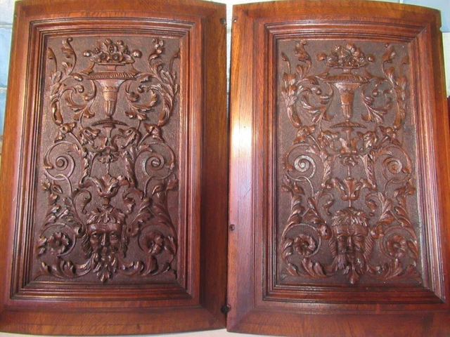 Paire de panneaux bois sculpté. Maîtrise, art populaire.Décoration.