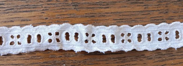 Ancienne broderie Anglaise, dentelle - linge ancien