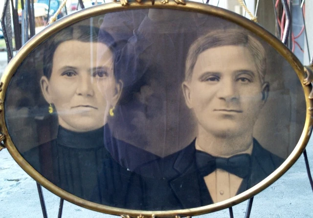 Antique 1880 Victorian Pastel Portrait Husband Wife Oval Gilt Frame Twisted Rope