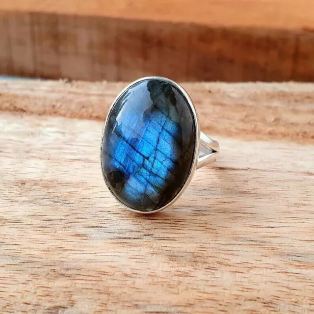 Handmade 925 Sterling Silver Blue Fire Labradorite Oval Shape Gemstone Band Ring