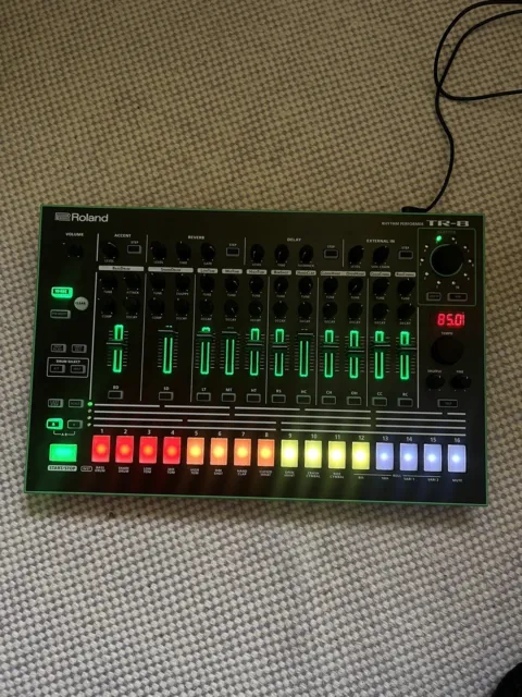 Roland TR-8 Rhythm Performer - TR8 drum machine with dust cover  Great condition