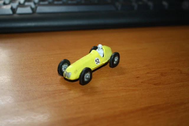 Miniature Matchbox Maserati 4 CLT/1948 - Année 1960 - Échelle 1:63 - Couleur Jaune Rare - Boîte ABB