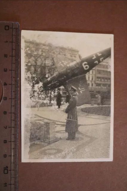 tolles altes Foto - Modell BF 109 in einer Stadt - Tag der Wehrmacht - Ort ???