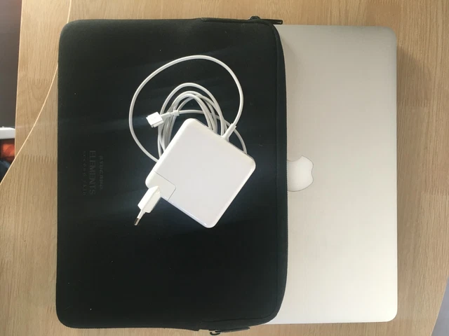 Apple MacBook Pro 13.3" 2015 256GB SSD Intel Core i5 Dual Core 2.7 GHz 8GB RAM 9