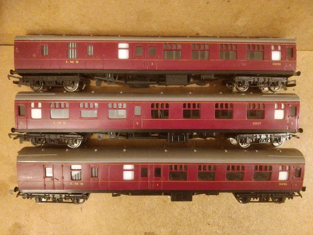 Lms Coach 3 LMS MK1 Coaches for Hornby 00 Gauge Train Sets £26.67 - PicClick UK