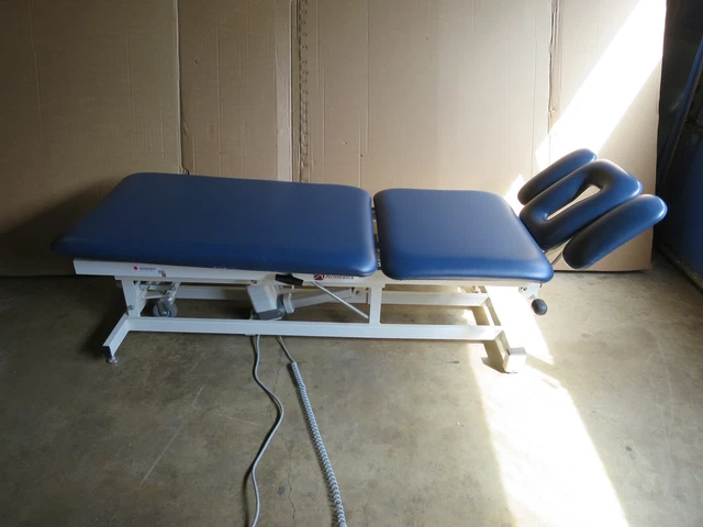 HI-LO Treatment Table w/ Height Adjustment Armedica AM550