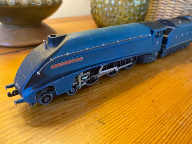 Hornby Meccano Train Set Nigel Gresley Passenger Train With addition Cars 1950s