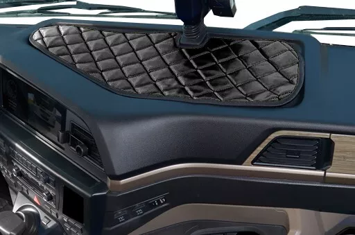 Tappetino centrale cruscotto in Ecopelle Nera per new MAN TGX dal 2021