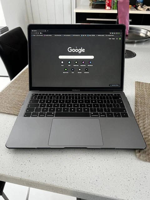 Apple macbook air 13.3” Retina 2019 16Gb Ram - 256Gb SSD - Low Cycle Count
