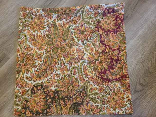 Funda de almohada ""Cálida cachemira floral"" 18" granero de cerámica