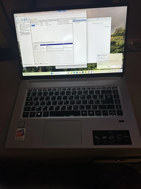 Laptop Fujitsu-Siemens de la 670 Lei