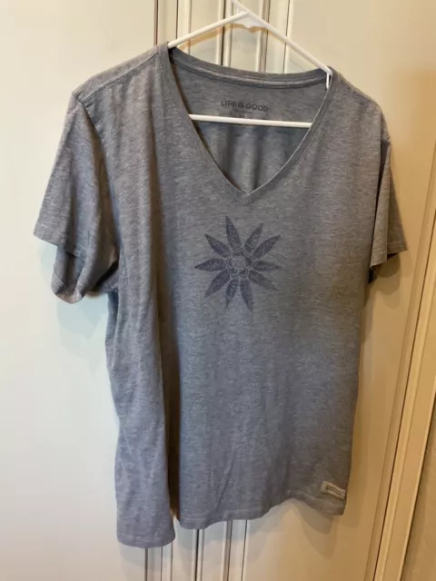 Life is Good Womens T-Shirt XL Short Sleeve V-Neck Crusher Gray W/blue petals