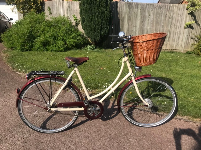 PASHLEY SONNET BLISS Cream Blue 17.5 frame ladies bike not