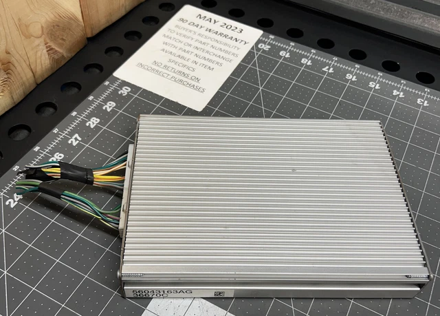 2004 2005 Dodge Durango Infinity Audio Radio Stereo Amplifier Amp P56043163AG