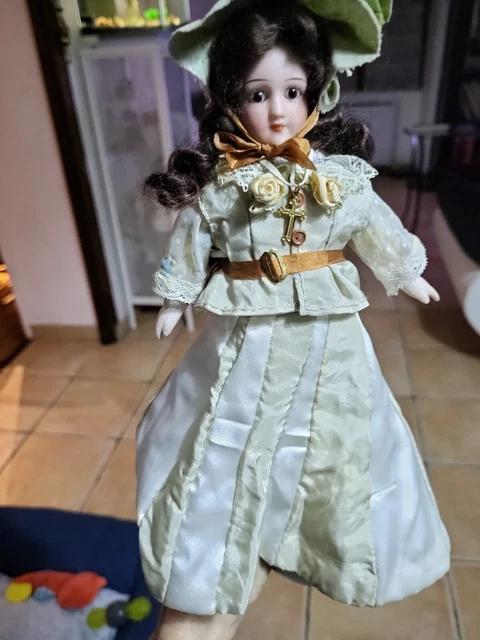 Jupon Ancien Pour Poupée De Mode Ou Parisienne - Fin XIXème Avec Traîne