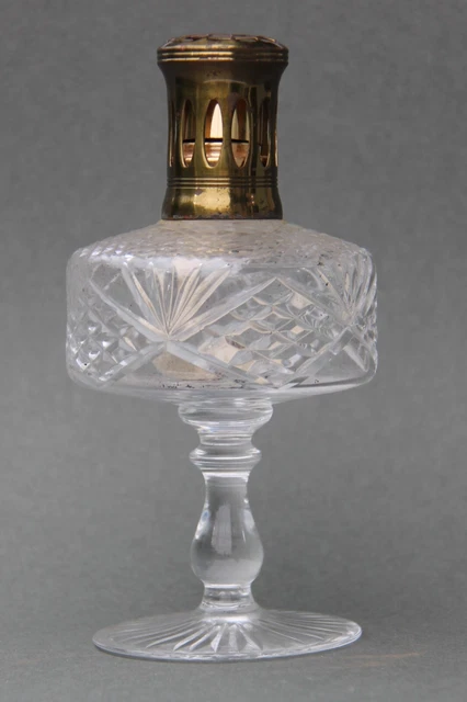 Ancienne Lampe Berger en cristal rouge dans le goût de Saint-Louis