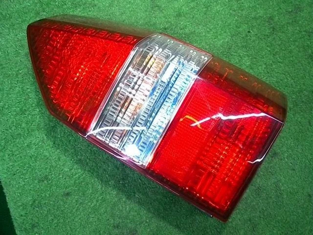 MITSUBISHI Chariot Grandis 2000 Fanale coda destra MR566912 [Usato] [PA25790216]