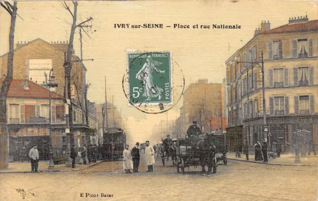 CPA 94 IVRY SUR SEINE PLACE ET RUE NATIONALE (cpa toilée émaillée