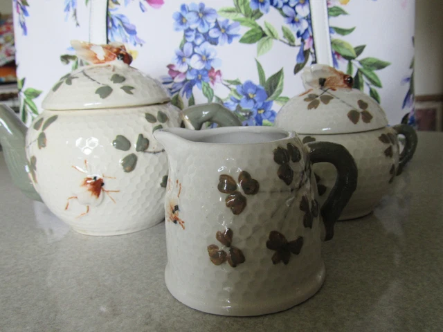 Occupied Japan, Vint. Cream,sugar,&Tea Pot set.Bee/Hive Occupied Japan, Vint. Cream,sugar,&Tea Pot set.Bee/Hive