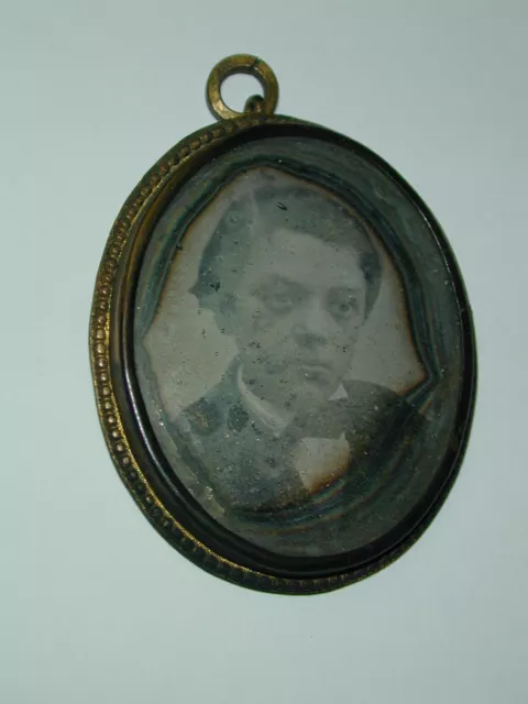 rare daguérreotype bijou pendentif oval d'un jeune garçon photo photographie