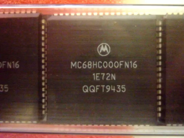 MotorolaIa IC MPU Processor Microcontroller MC68HC000FN16 16MHZ 68PLCC M680X0