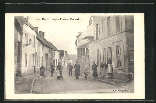 CPA Commeny, Maison Dujardin, vue de la rue