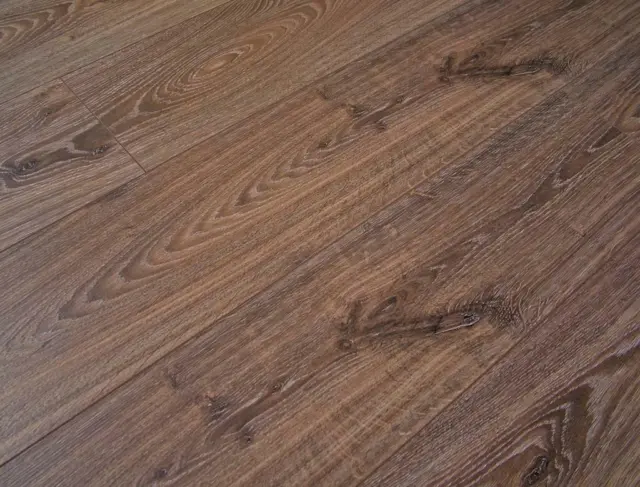 Pallet Deal 12mm Timeless Oak 4V-Groove Laminate Flooring AC5