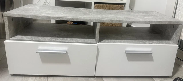 Meuble tv Ikea (planche repeinte) 150x36x54 cm Très bon état A récupérer rapidement