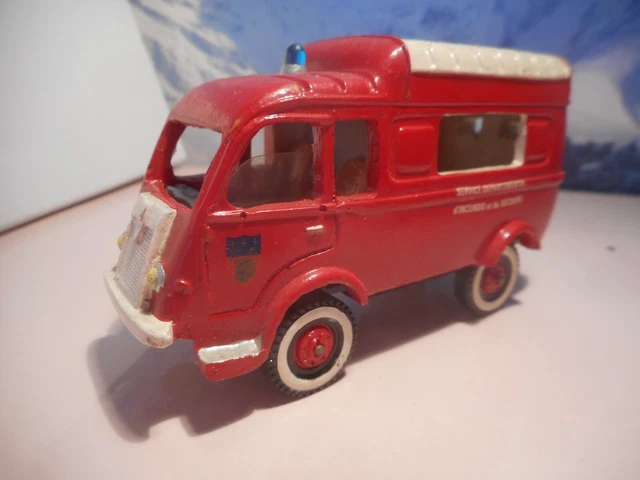 1/43 Canam N°6 Camion Renault 1000 Kgs Ambulance Pompier Tout Terrain En Resine