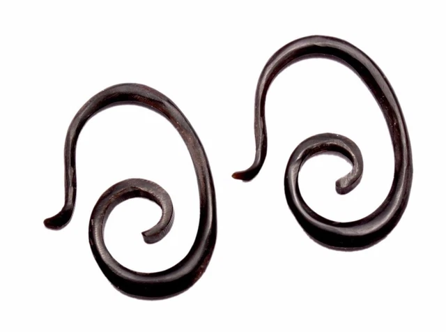 A Pair of Black African Natural Wood USA Coconut Ebony Wooden Earrings EAR902