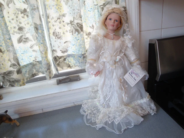 Nwt Duck House Heirloom Porcelain Dolls Blonde 16" Bride Sequin Lace Gown