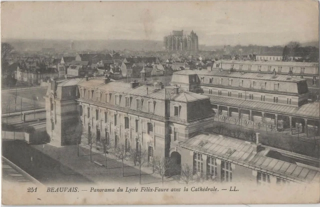 CPA 60 - BEAUVAIS - Panorama du Lycée Félix Faure et la Cathédrale
