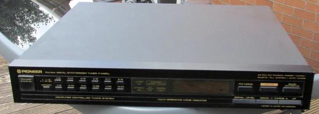 Pioneer F-401L AM/FM Digital Tuner