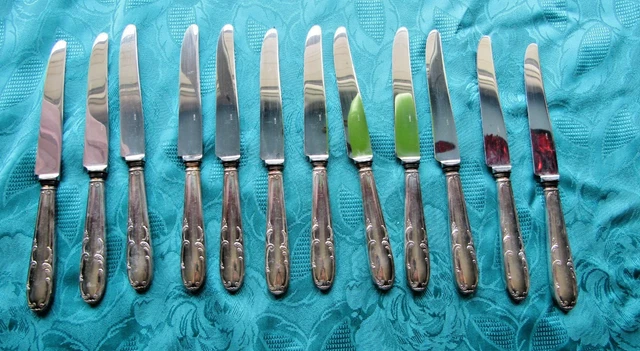 12 Couteaux De Table Saint Medard Modèle Mozart – Métal Argenté, Très Bon état