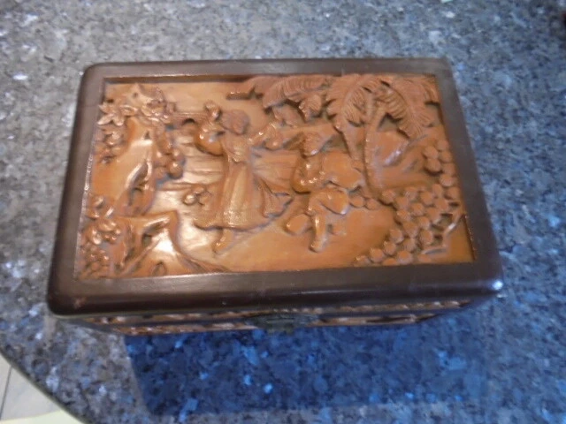 belle boite a bijoux en bois decor asiatique