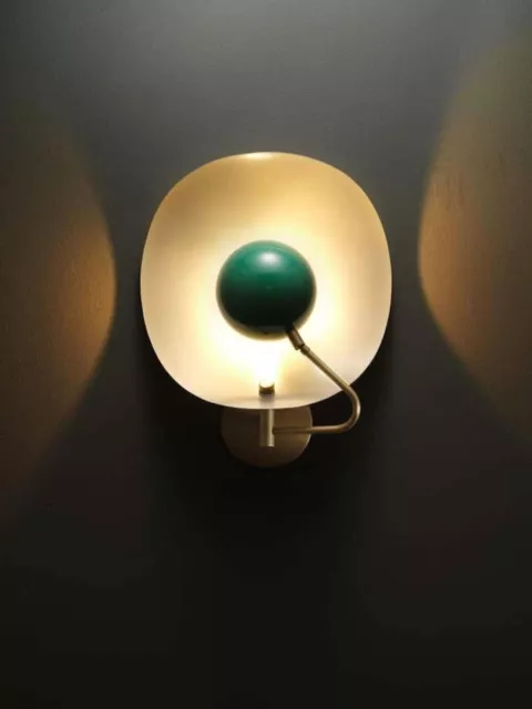 Lampe murale vintage en laiton du milieu du siècle moderne fait à la main...