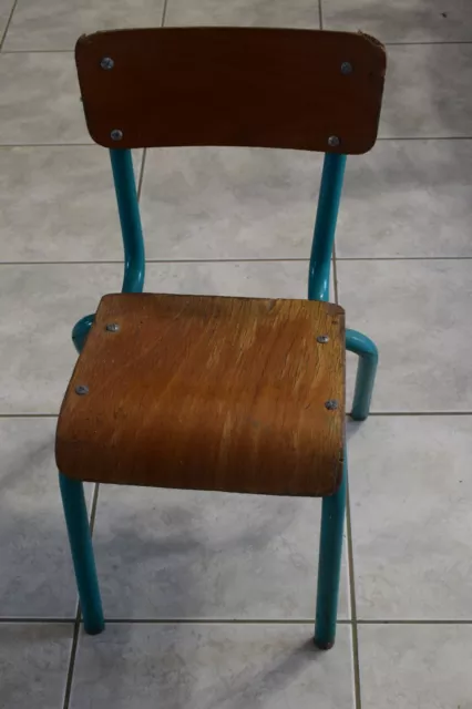 Ancienne petite chaise enfant bois et métal style école vintage à rénover