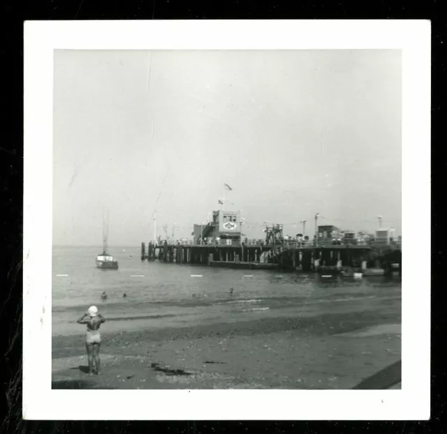 Vintage Photo BEACH SIDE PIER RESTAURANT TOURISTS UNKNOWN CITY 1950's