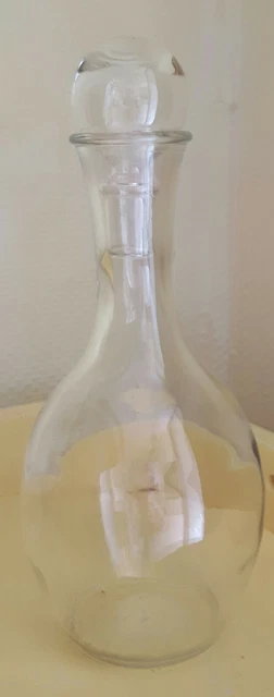 Carafe à vin en verre avec bouchon