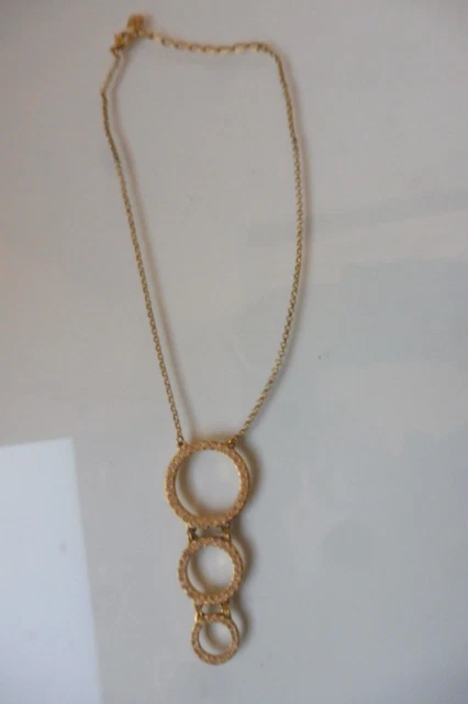 Chaîne Dorée Avec Pendentif En Pierre - Bijou Occasion - Longueur Approx. 9-15 Pouces