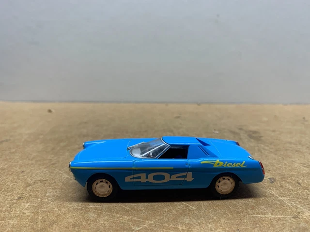 Miniature Peugeot 404 Rouge Avec Caravane Henon - Norev Plastique 1/43 - Sans Boîte