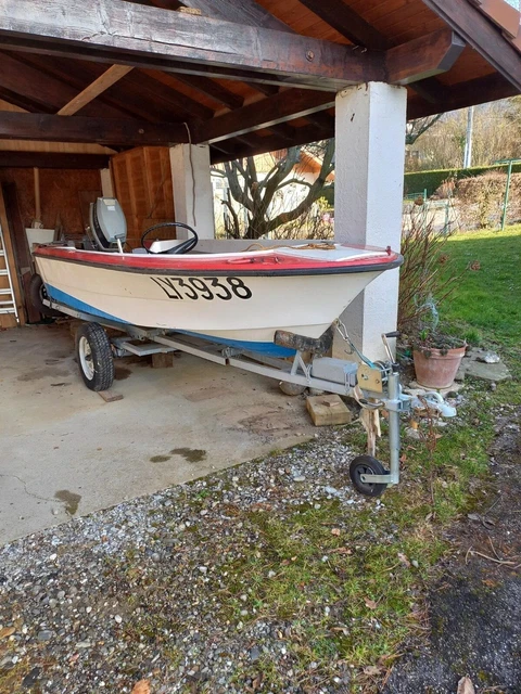 Bateau de pêche Neptune + remorque