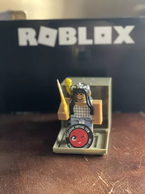 Roblox Series 10 Creator Sparkling's Friendly Wink CODE MESSAGED