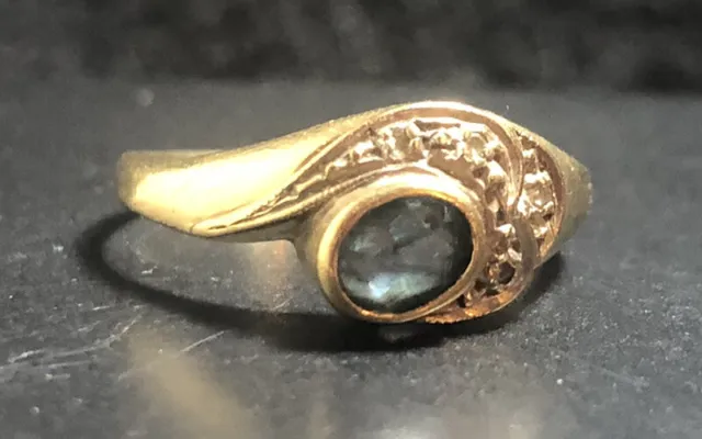 Lovely 9ct Gold Aquamarine & Diamond Ring , Size P ,- 1.68g
