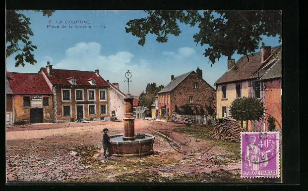 CPA La Courtine, Place de la fontaine 1935
